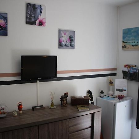Philippe & Marie, A Louer Petite Chambre Chez L'Habitant Avec Terrasse Dans Villa, Au Pied Du Luberon كوكورون المظهر الخارجي الصورة