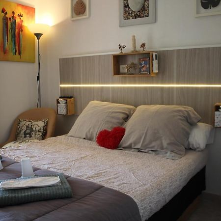 Philippe & Marie, A Louer Petite Chambre Chez L'Habitant Avec Terrasse Dans Villa, Au Pied Du Luberon كوكورون المظهر الخارجي الصورة